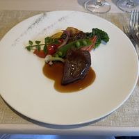 メイン料理のお肉