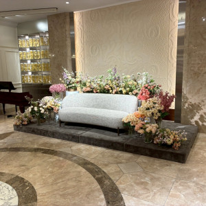 披露宴会場にある、大きなソファです。|785986さんのザ クラブ オブ エクセレントコーストの写真(2614878)