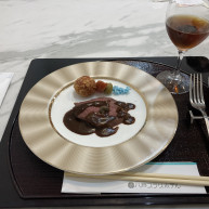 メインのお肉料理