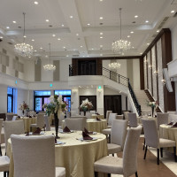 階段で登場や写真撮影可能