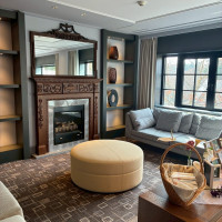 20人規模の披露宴会場で、落ち着いた雰囲気の場所です。