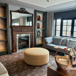 20人規模の披露宴会場で、落ち着いた雰囲気の場所です。|786061さんの旧軽井沢KIKYOキュリオ・コレクションbyヒルトン(元:旧軽井沢ホテル)の写真(2615157)