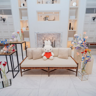 高砂席（ソファー席を選択、装花は基本プラン内のもの）