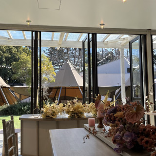 披露宴会場内。