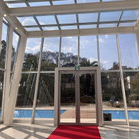 ブーケトスと全員での写真撮影をこの場所でしました。