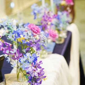 会場の水色•青の雰囲気に合わせて、花を選んでもらいました。|786186さんの四季の丘 seasons withの写真(2616052)