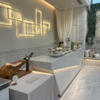 挙式会場出て、披露宴会場向かう前のウェルカムスペース