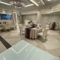 披露宴会場は横に長いです。