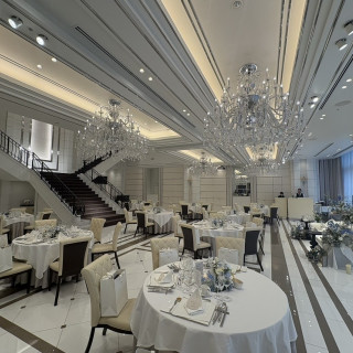 テーブルクロスや装花でこの写真より華やかにできました