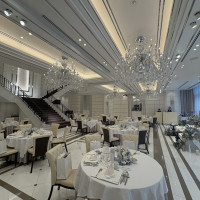 テーブルクロスや装花でこの写真より華やかにできました