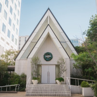 チャペルの外の様子です
ここで天気がいいと集合写真撮れます