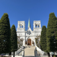 チャペルの扉の向かいにある大階段