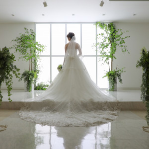 白基調に緑の挙式会場の写真です。|786411さんのグランシア須賀川の写真(2616960)