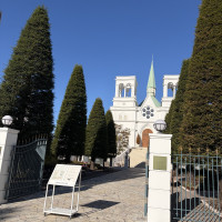 外観　門があり入り口がわかりやすいです