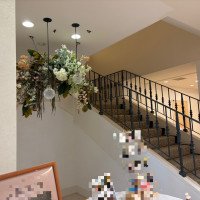 ウェルカムスペース〜挙式会場へ向かう階段
