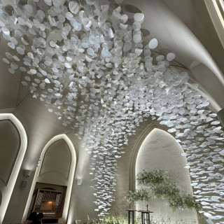 お花の花びらが印象的なチャペル