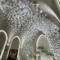 お花の花びらが印象的なチャペル