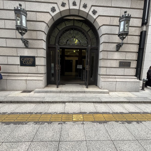 外から入場する際の入り口です|786668さんのCENTURY COURT Marunouchi（明治生命館内・国指定重要文化財）の写真(2618033)