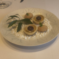 小さなアミューズ(式では出ず、レストラン限定らしいです)