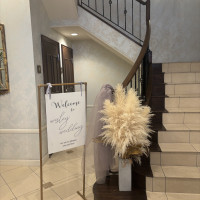 玄関ロビーでは吹き抜けの階段があります。