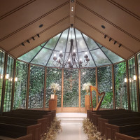 挙式会場の緑溢れる雰囲気が素敵でした。