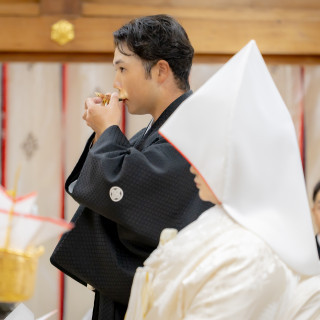 神前式の演出で盃を飲みました