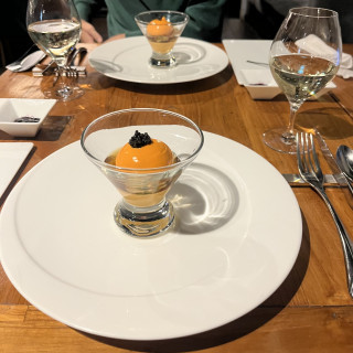 カニが美味しかったです。赤パプリカの風味がアクセントでした。