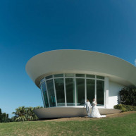 白の教会外にて