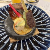 お肉と魚がどちらもいただけました。生麩も美味しかったです