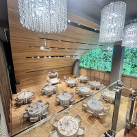 階段の上から見た会場