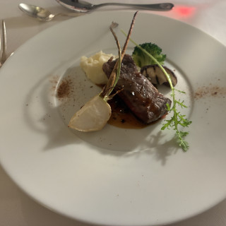 メインディッシュのお肉料理