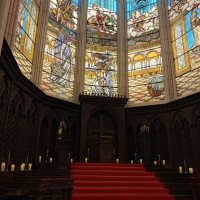 天候に関係しない大聖堂です。