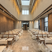 天井が高く、床の大理石が綺麗でした。