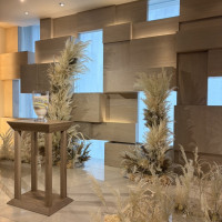 自然光が差してくる素敵なチャペルです