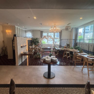 披露宴会場内、ブュッフェコーナー