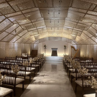 ゴージャスな雰囲気のチャペル。会包み込まれる感覚になります。