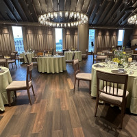 披露宴会場のテーブルコーディネート