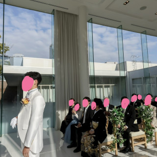 ガラス張りのチャペル