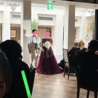 披露宴会場出口は外の廊下と繋がってる感じ？でした