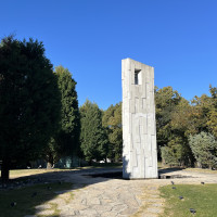 チャペル入口前
ここでブーケトス等されるそう