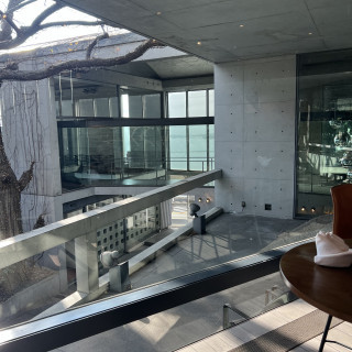 披露宴会場からチャペルが見えます。