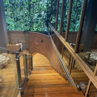 披露宴会場の階段