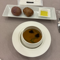 パンは食べ放題。いろんな味がありどれも美味しい