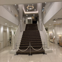 グランスイートのロビー階段。写真映えしそうでとても良かった