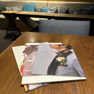 広くはないですが、下の披露宴会場の様子も見ることができます