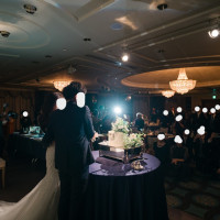 ケーキ入刀時の新郎新婦目線です。