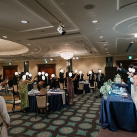 高砂とゲストテーブルとの距離感です。