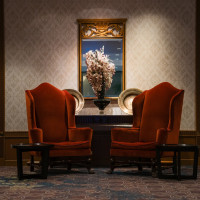 ロビーや待合室付近の椅子です。