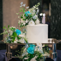 ウェディングケーキと装花です。