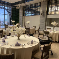 華やかだけれど温かみのある会場